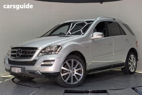 Silver 2011 Mercedes-Benz ML300 Wagon Cdi (4X4)
