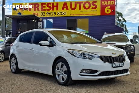 White 2013 Kia Cerato Hatchback S