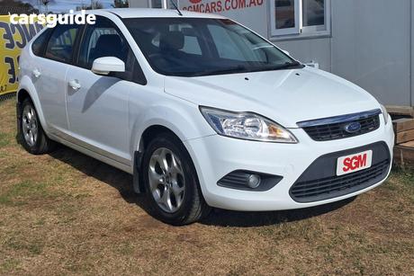 White 2010 Ford Focus Hatchback Lx