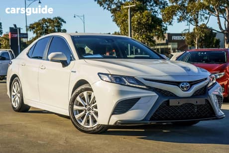 White 2018 Toyota Camry Sedan Ascent Sport (Hybrid)