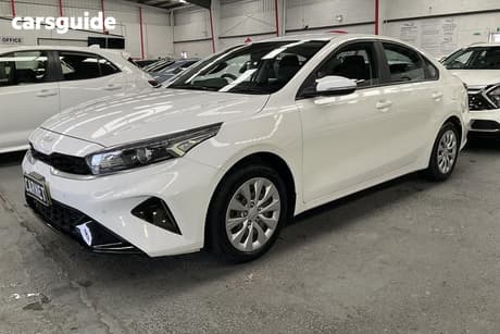White 2023 Kia Cerato Sedan S