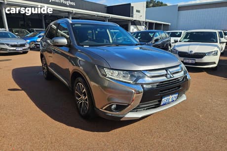 Silver 2017 Mitsubishi Outlander Wagon Ls (4X2)