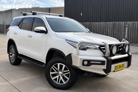 White 2015 Toyota Fortuner SUV CRUSADE GUN156R