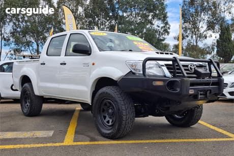 White 2014 Toyota Hilux Dual Cab Pick-up Sr (4X4)