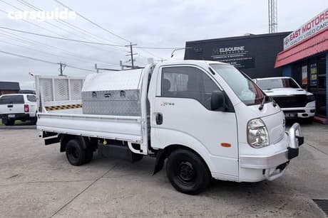 White 2005 Kia K2700 Cab Chassis