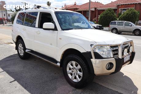 White 2009 Mitsubishi Pajero Wagon Gls Lwb (4X4)