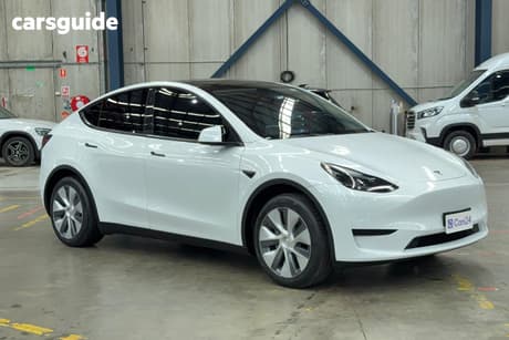 White 2023 Tesla Model Y Wagon Rear-Wheel Drive