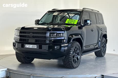 Black 2025 Denza B5 Wagon Leopard