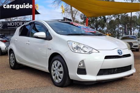 White 2015 Toyota Aqua Hatch NHP10R