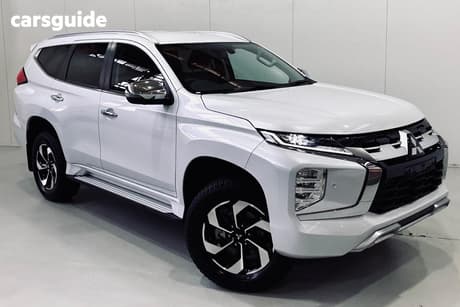 White 2025 Mitsubishi Pajero Sport Wagon Exceed (4Wd) 7 Seat