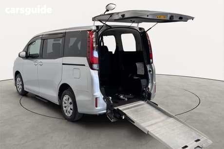 Silver 2017 Toyota Noah Commercial X WELCAB