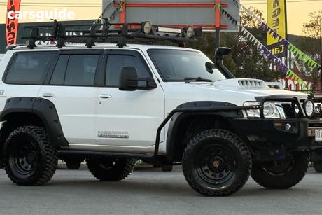 White 2013 Nissan Patrol Wagon St (4X4)