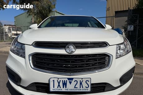 White 2015 Holden Cruze Sedan Equipe