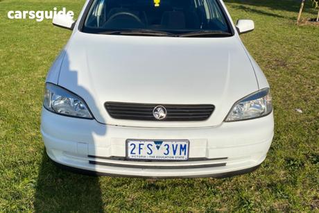 White 2000 Holden Astra Sedan Cd