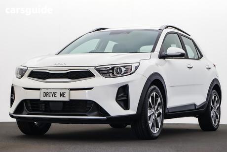 White 2022 Kia Stonic Wagon Sport
