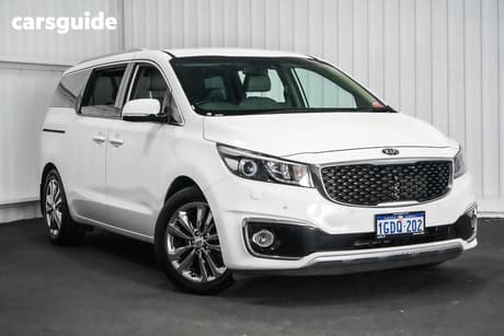 White 2016 Kia Carnival Wagon Platinum