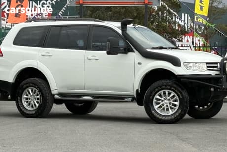 White 2013 Mitsubishi Challenger Wagon (4X4)