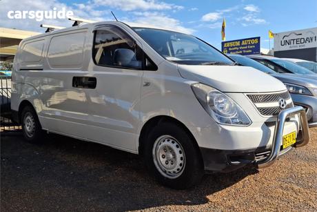White 2015 Hyundai Iload Van