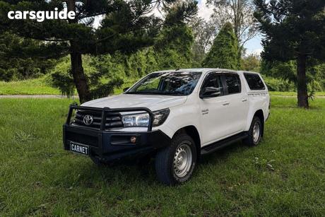 White 2016 Toyota Hilux Dual Cab Utility Sr (4X4)