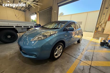 Blue 2012 Nissan Leaf Hatchback