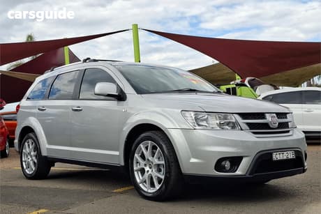 Silver 2014 Fiat Freemont Wagon Lounge