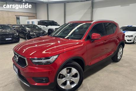 Red 2019 Volvo XC40 Wagon T4 Momentum