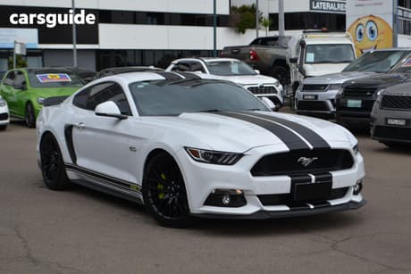 White 2017 Ford Mustang Coupe Fastback Gt 5.0 V8