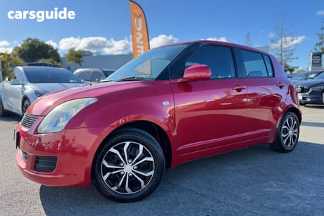 Red 2010 Suzuki Swift Hatchback Re.4