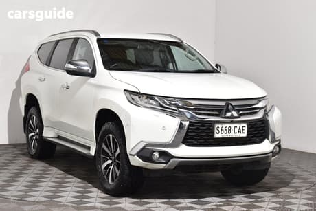 White 2018 Mitsubishi Pajero Sport Wagon Exceed (4X4) 7 Seat