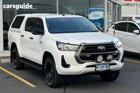 White 2020 Toyota Hilux Double Cab Pick Up Sr (4X4)
