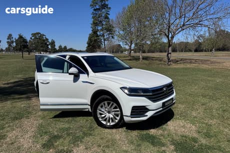 White 2021 Volkswagen Touareg Wagon 170Tdi