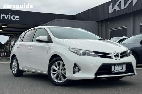 White 2015 Toyota Corolla Hatchback Ascent Sport