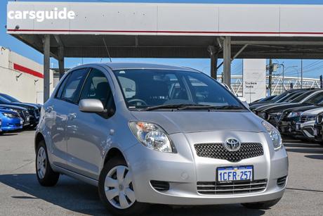 Silver 2006 Toyota Yaris Hatchback Yr