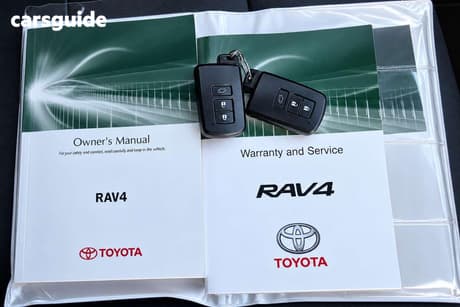 Silver 2018 Toyota RAV4 Wagon Cruiser (4X4)