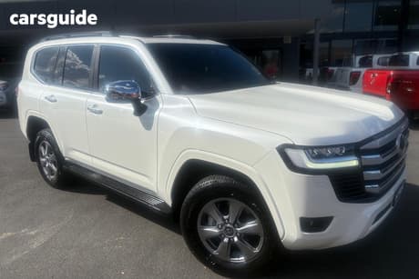 White 2026 Toyota Landcruiser Wagon Lc300 Sahara (4X4)