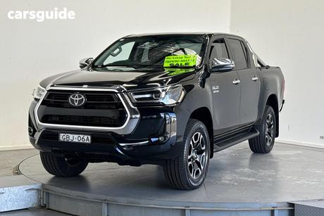 Black 2022 Toyota Hilux Double Cab Pick Up Sr5 (4X4)