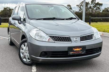 Grey 2008 Nissan Tiida Hatchback St