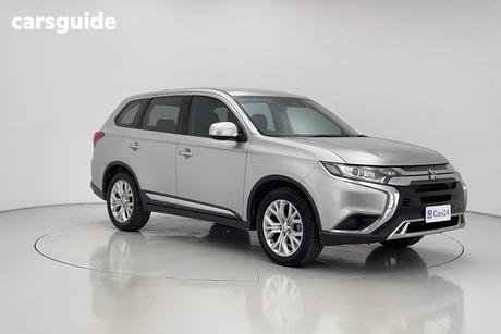 Silver 2021 Mitsubishi Outlander SUV ES F