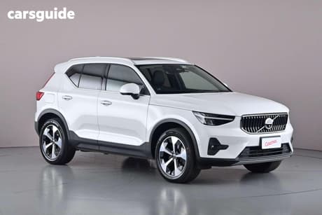 White 2022 Volvo XC40 Wagon Ultimate B4 Bright Mhev
