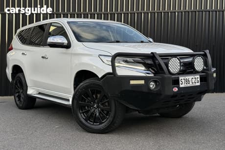White 2018 Mitsubishi Pajero Sport Wagon Black Edition (4X4) 7 Seat