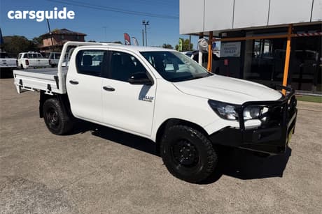 White 2022 Toyota Hilux Double Cab Chassis Sr (4X4)