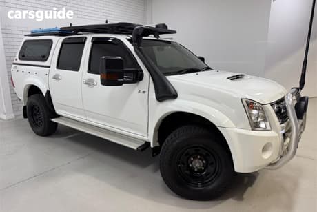 White 2011 Isuzu D-MAX Crew Cab Utility Ls-U (4X4)
