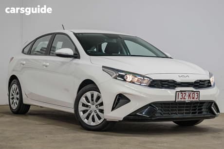 White 2024 Kia Cerato Hatchback S