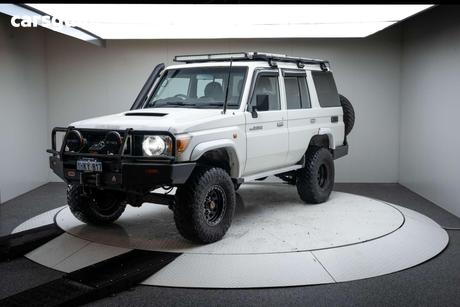 White 2013 Toyota Landcruiser Wagon Gxl (4X4)