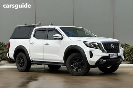 White 2022 Nissan Navara Dual Cab Pick-up St (4X2)