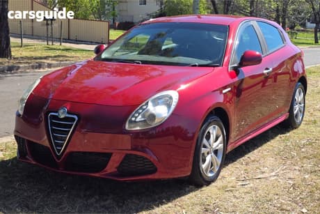 Red 2014 Alfa Romeo Giulietta Hatchback Progression 1.4