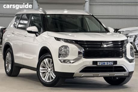 White 2022 Mitsubishi Outlander Wagon Ls 7 Seat (Awd)