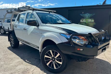 White 2017 Mitsubishi Triton Dual Cab Chassis Glx (4X4)