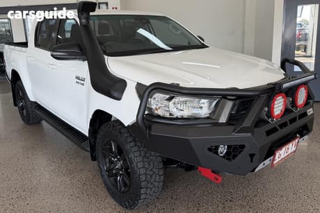 White 2023 Toyota Hilux Double Cab Pick Up Sr Hi-Rider (4X2)