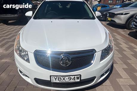 White 2014 Holden Cruze Sedan Equipe